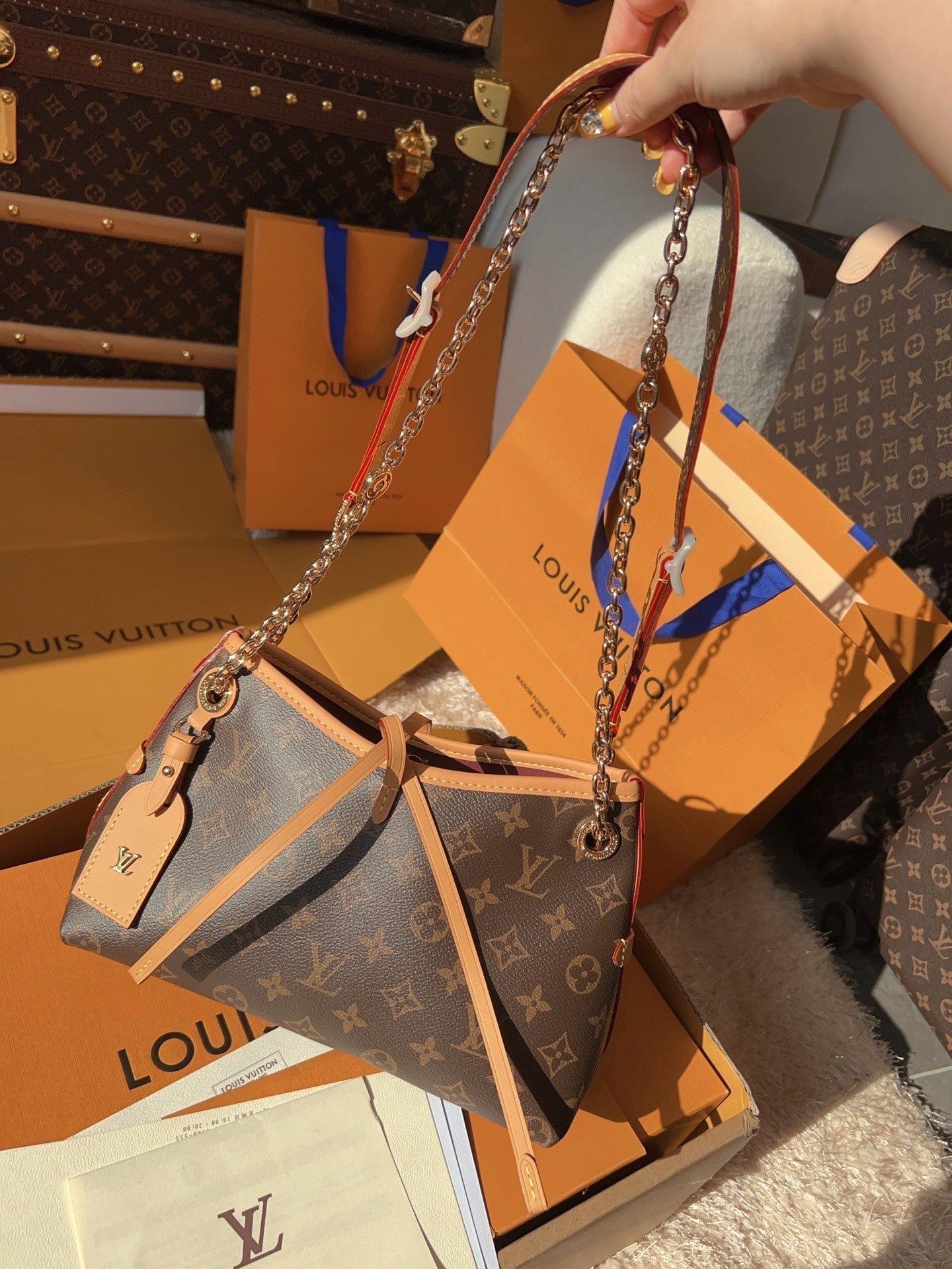 LV Pochette Metis Monogram Canvas Crossbody Bag with Chain Strap (26 x 17 x 10) cm